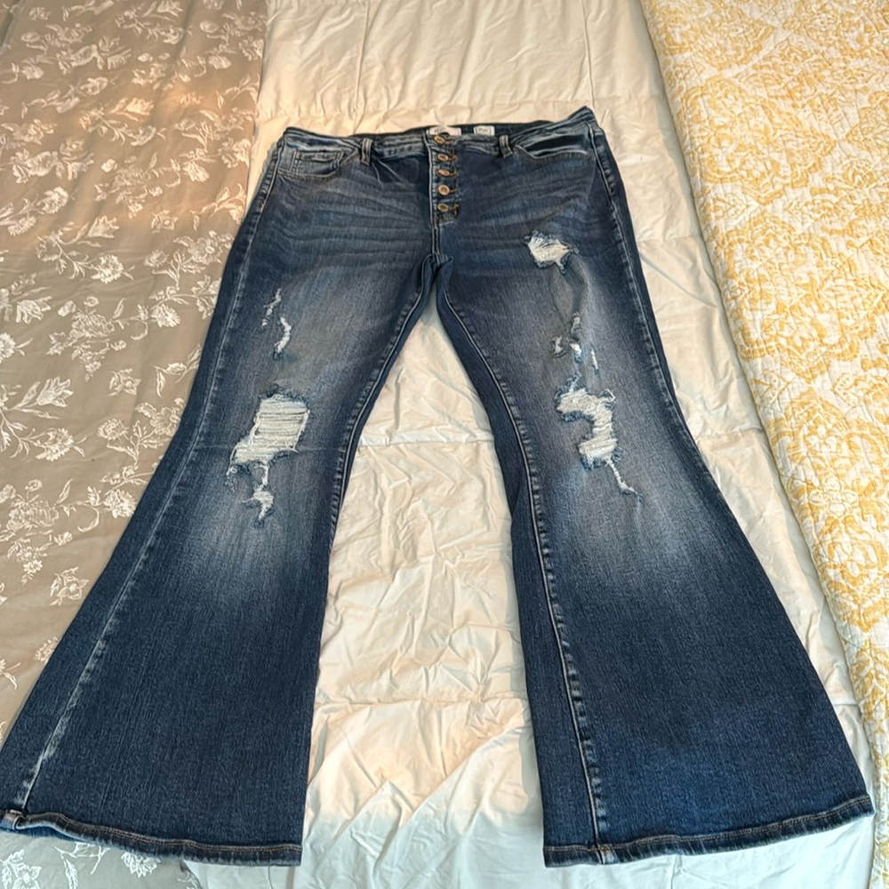 Kancan 34 mid rise flare jeans worn once .. distressed look cute af
